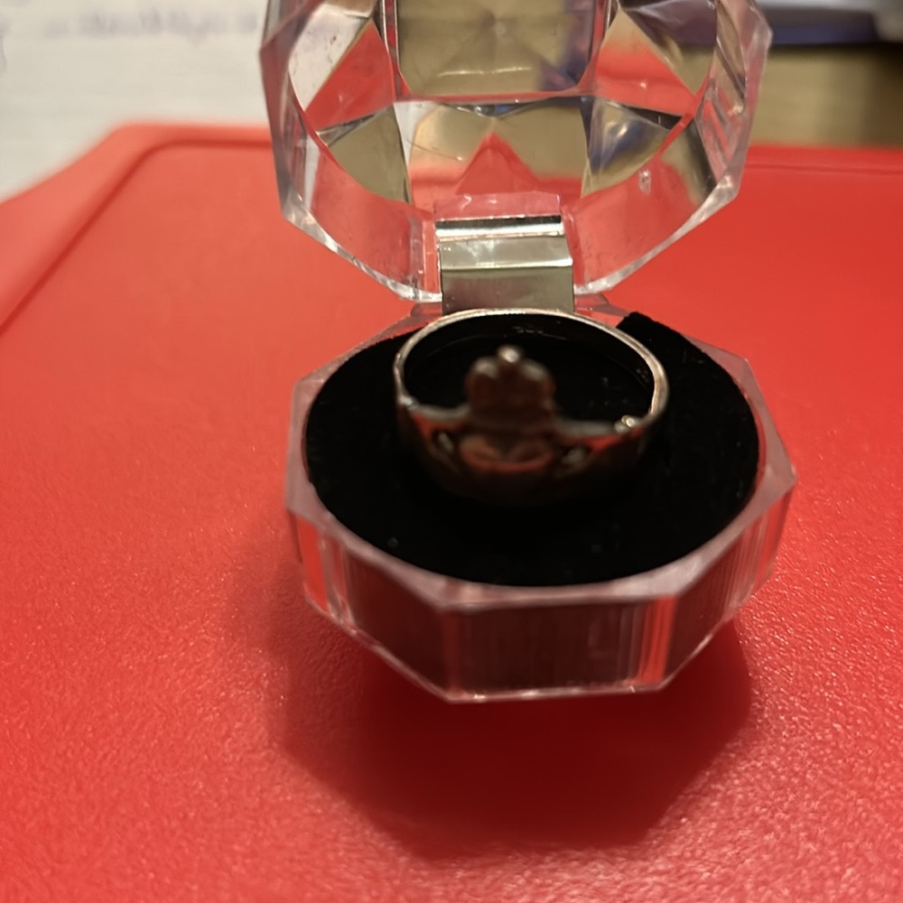 An Irish cladder ring. - Picture 2 of 3